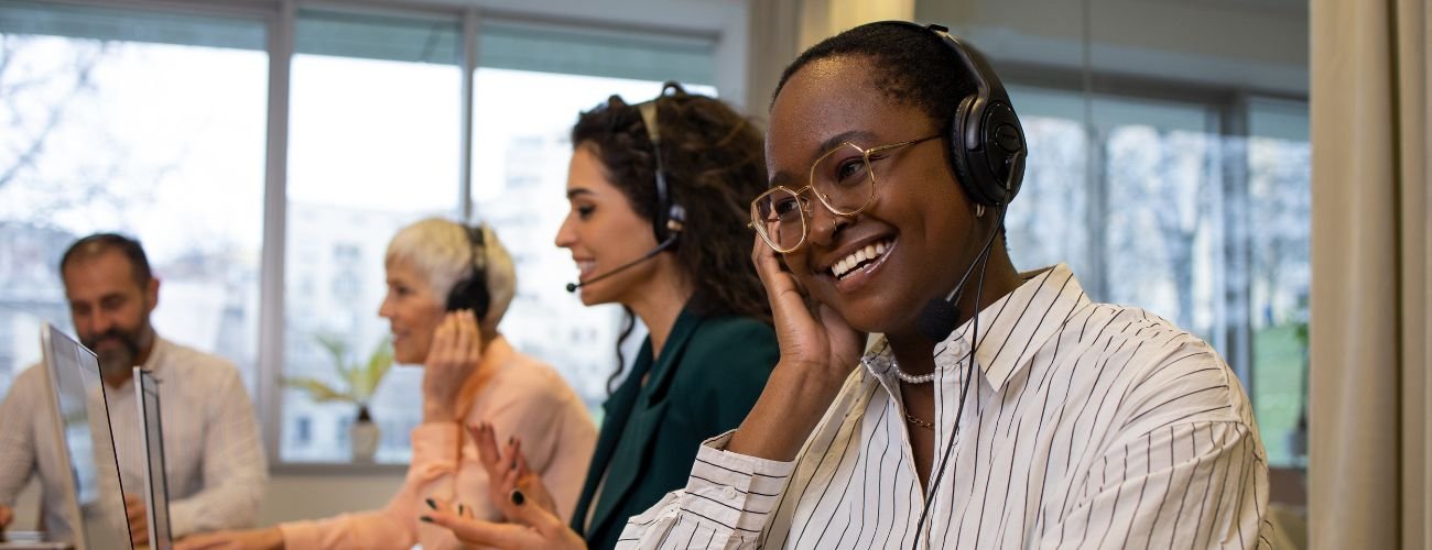 Smiling virtual receptionist in call center